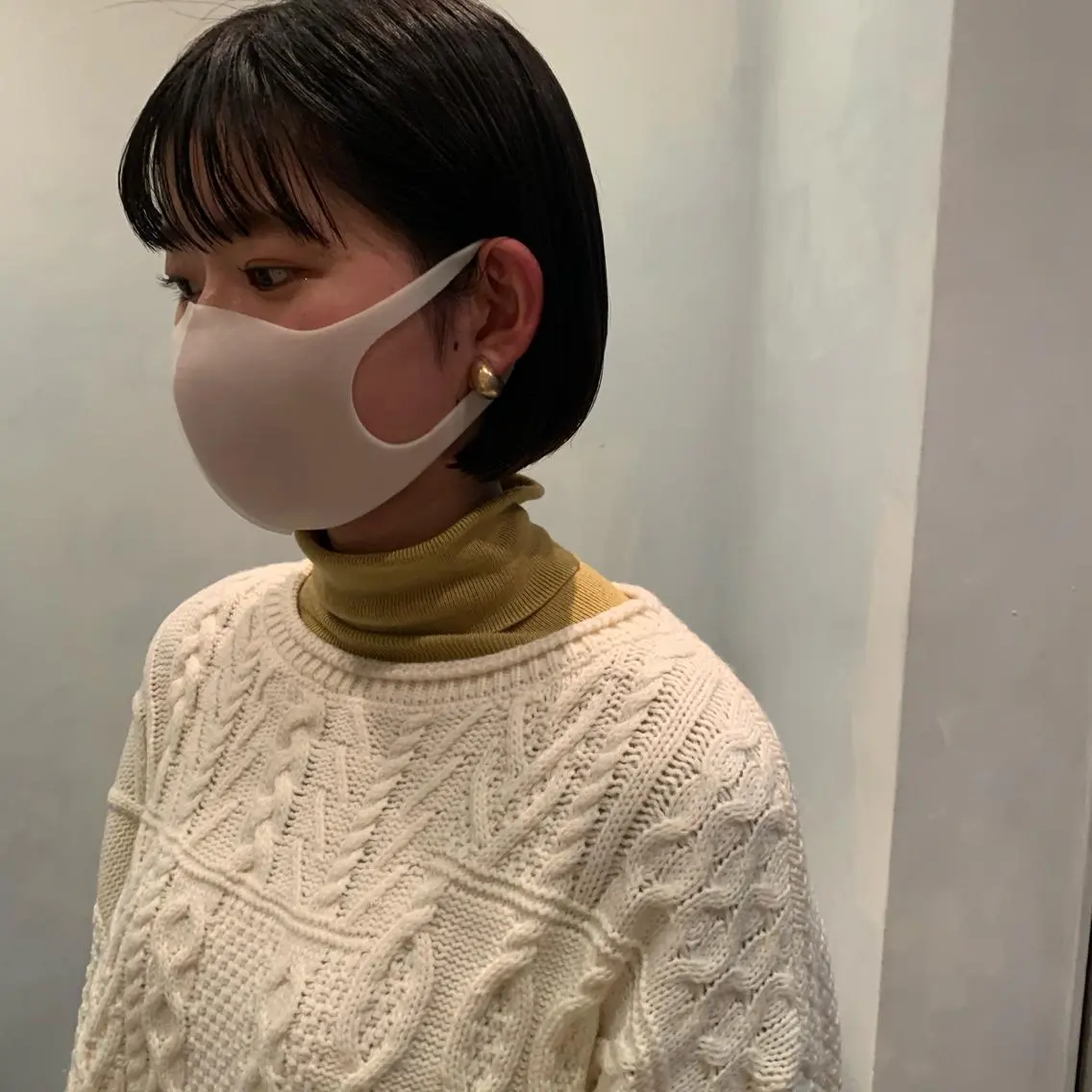 ショート SAKINO ベージュカラーのヘアスタイル