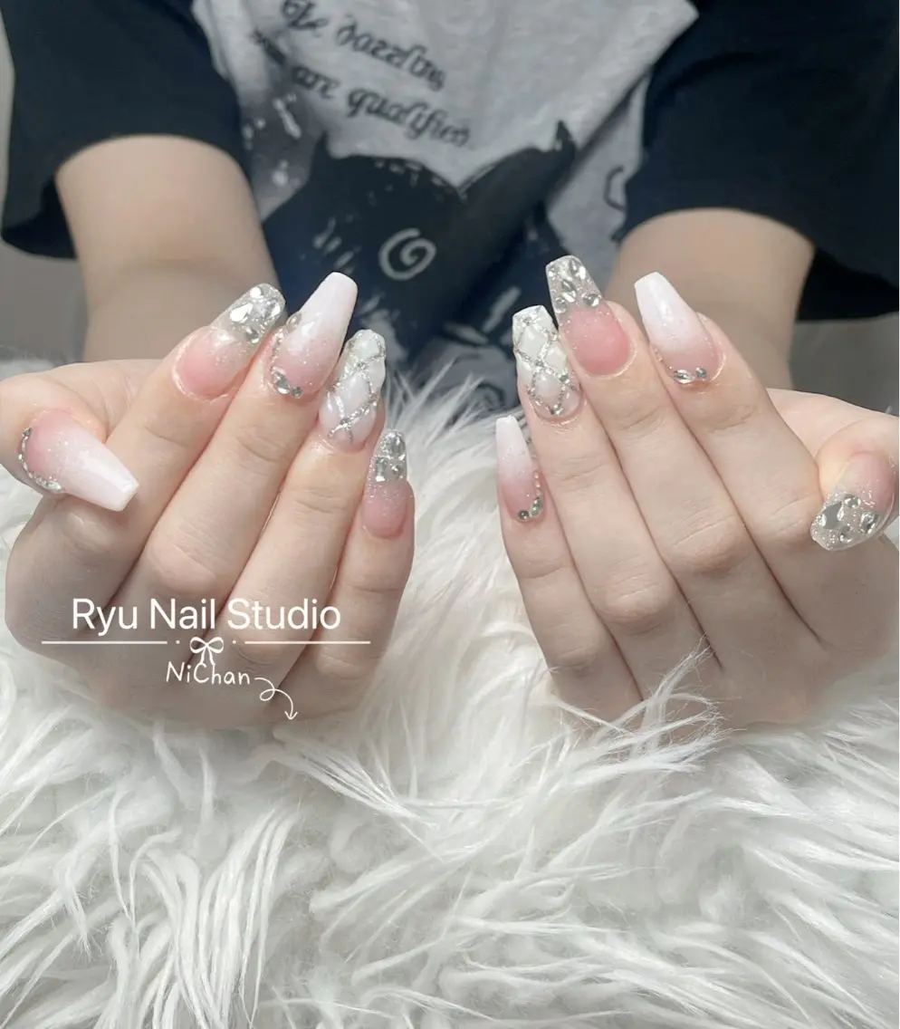 ネイル アートネイル ジェルネイル マグネットネイル ニュアンスネイル シンプルネイル ハンドネイル Ryu Nail NekoChanのネイルデザイン