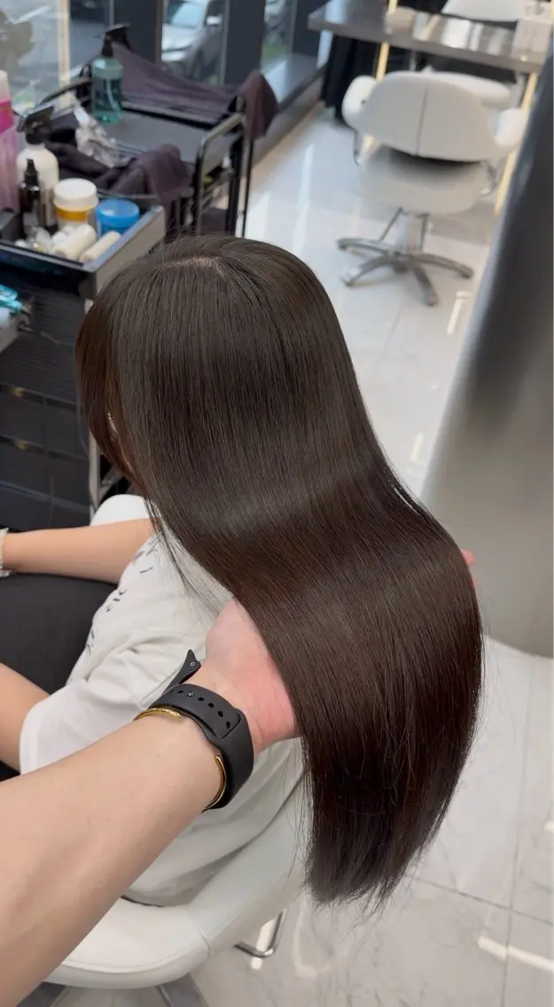 セミロング カット ヘアカラー トリートメント MAKOTO／縮毛 矯正／梅田／茶屋町のヘアスタイル