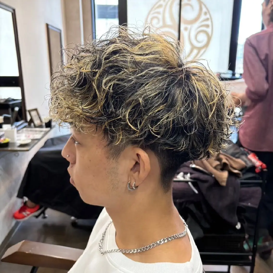 🔥メンズカット✂️+ブリーチ込みハイライトカラー︎🌟の写真