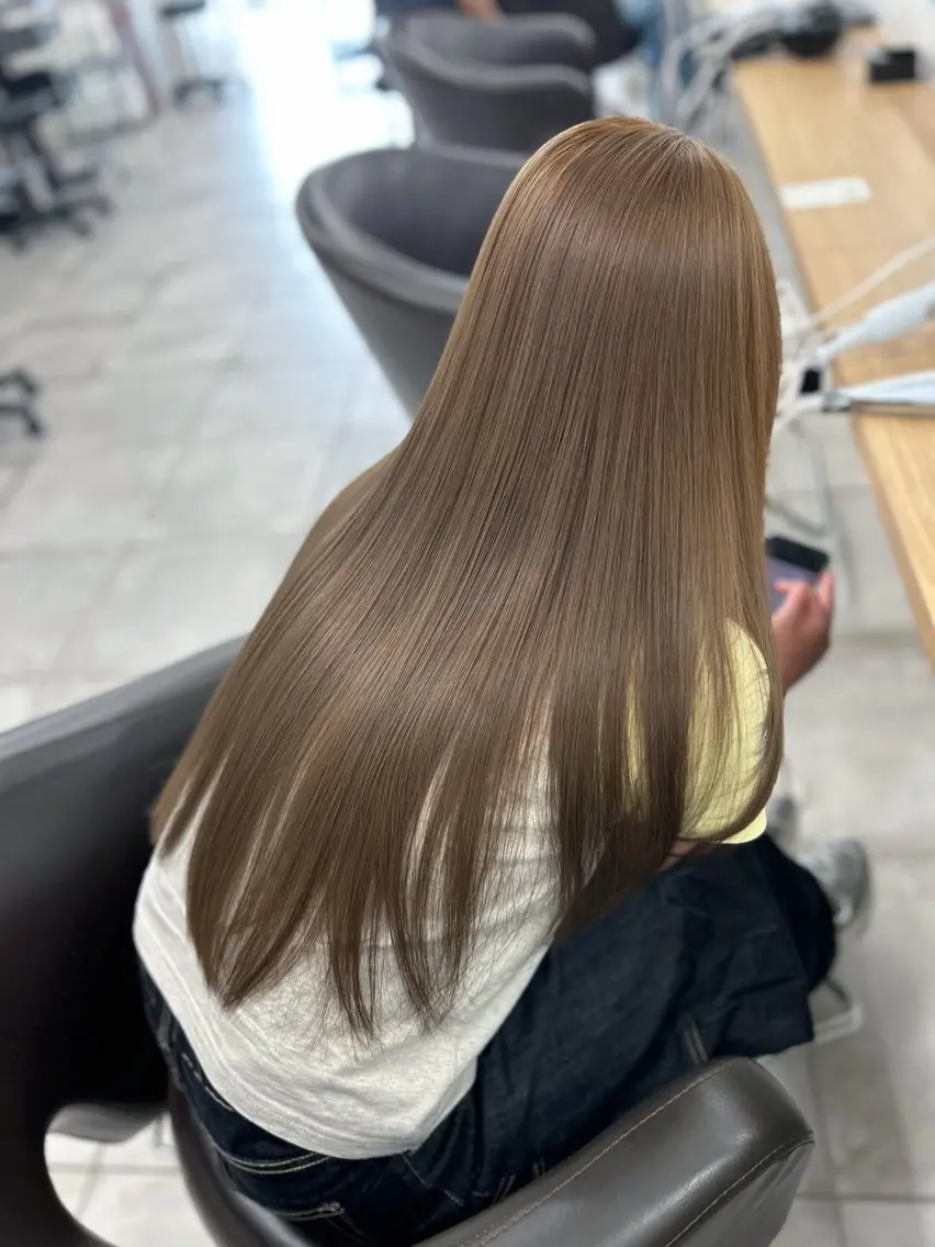 ロング カラー ヘアアレンジ ベージュカラー オリーブベージュ オリーブグレー 【代表】 たき〜のヘアスタイル