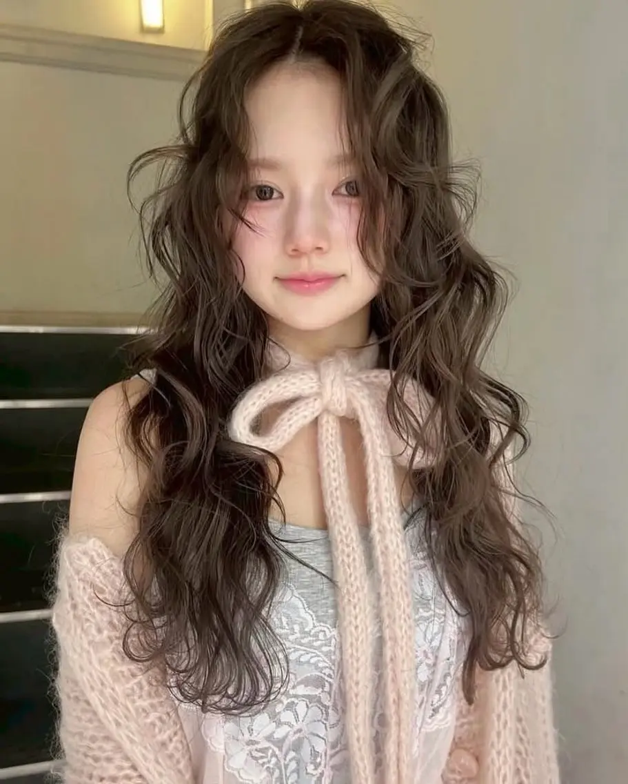 ロング カラー ヘアカラー 岡田 舞綺のヘアスタイル