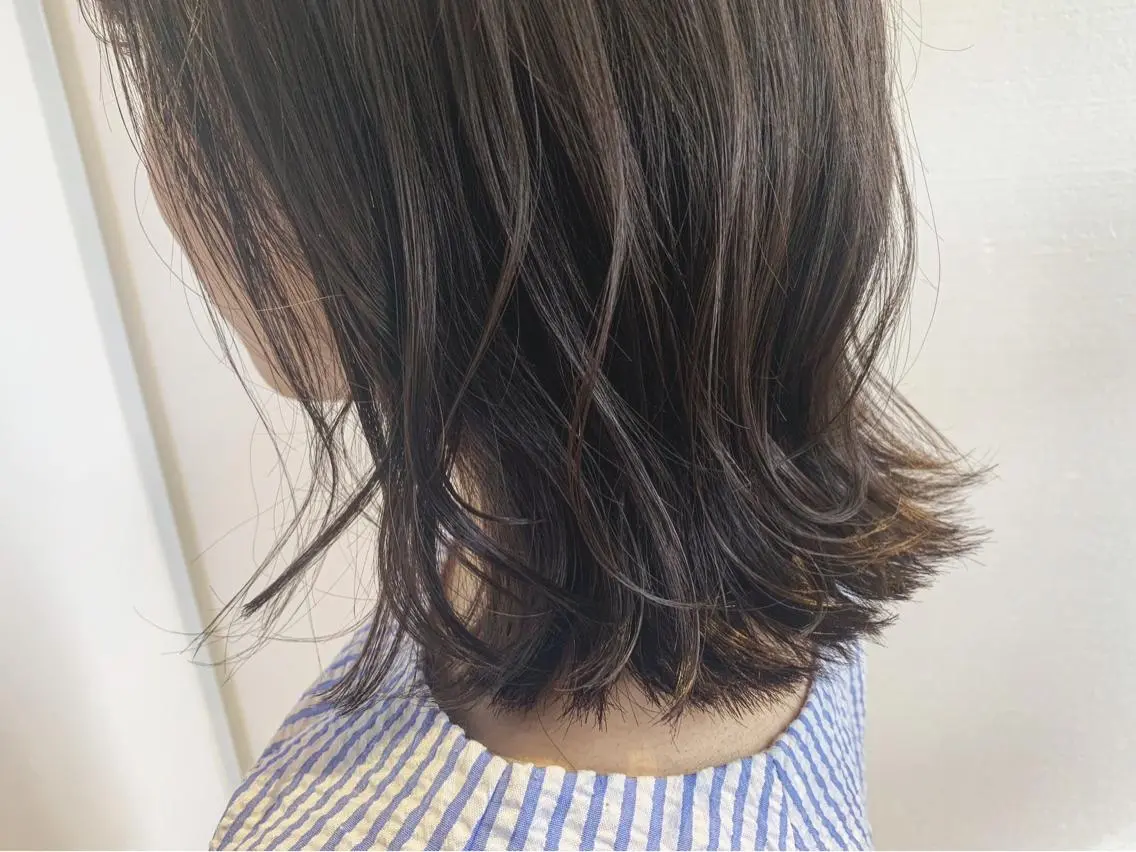 セミロング カラー カット ヘアカラー トリートメント 【Uneユヌ】菊地 春那のヘアスタイル