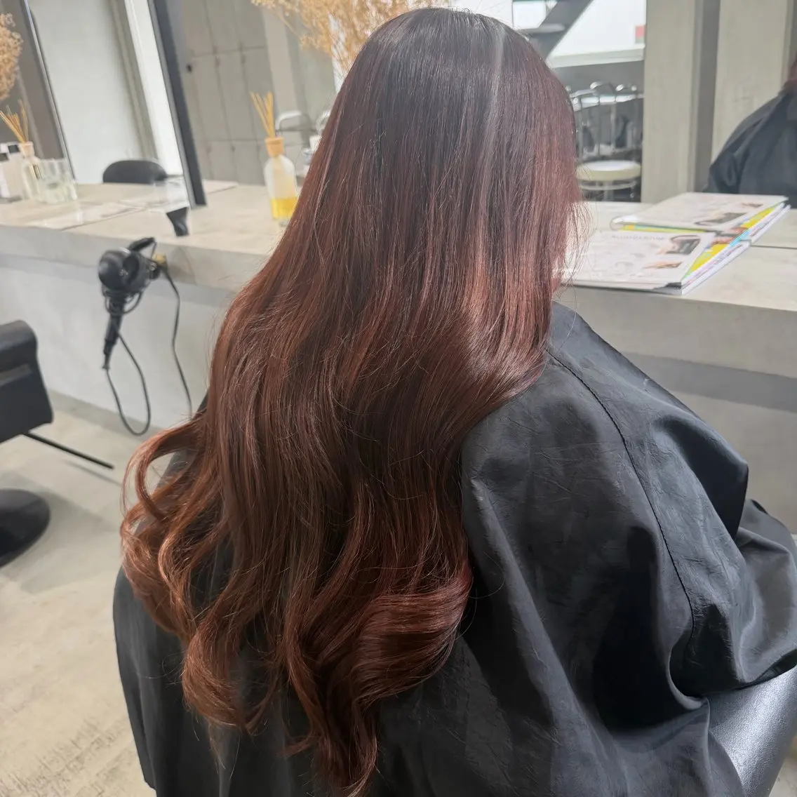 ロング ヘアカラー トリートメント momoka｜ 透明感カラーのヘアスタイル