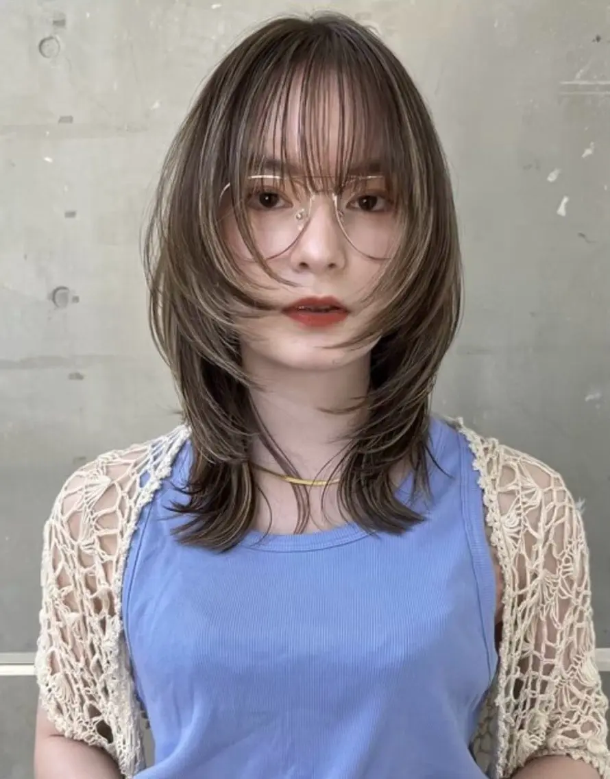 セミロング 🦋newi hau'oli カナのヘアスタイル