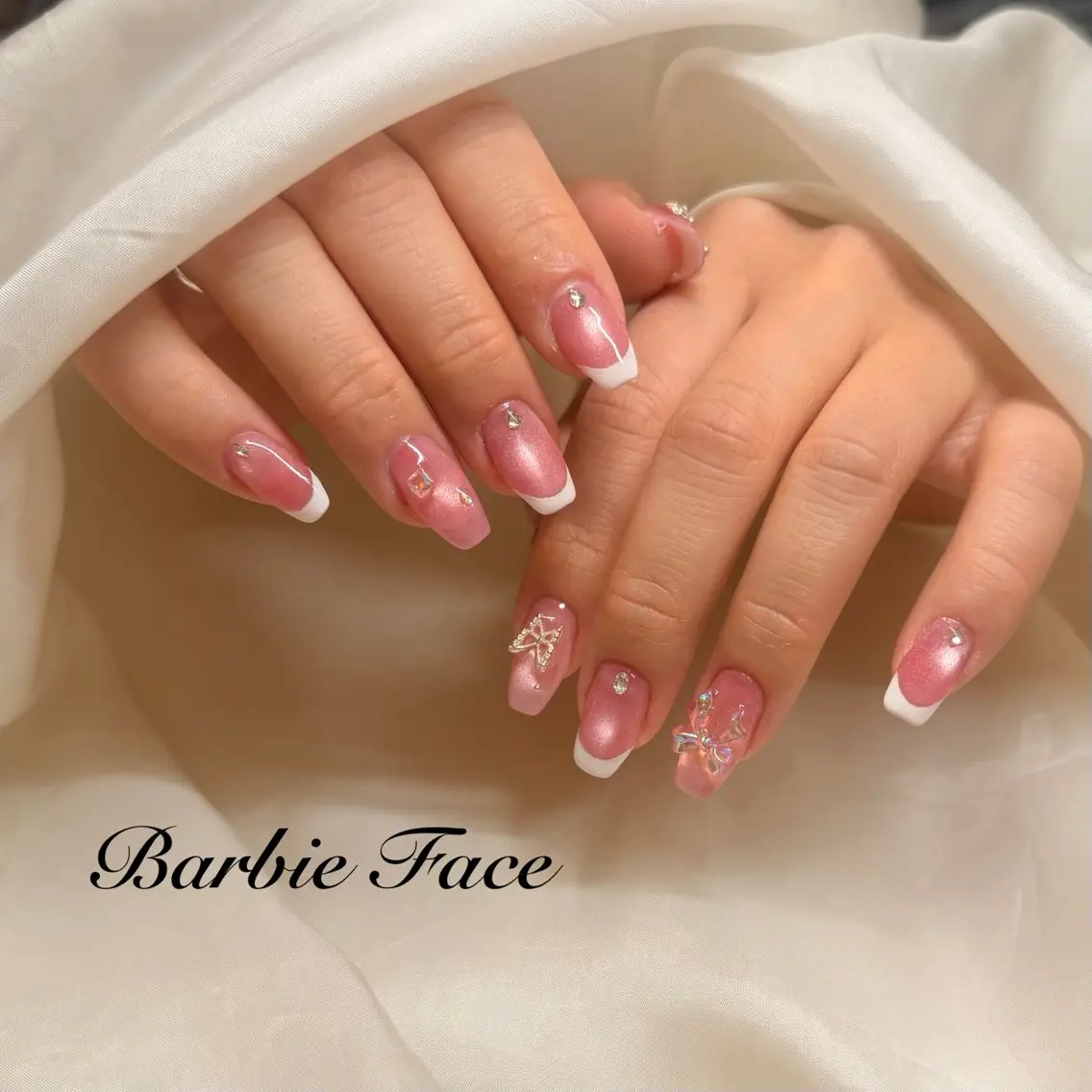 【オフ無料】ご褒美ネイル💅ワンカラー➕ストーン14個まで🎀マグネットorミラーに変更可の写真
