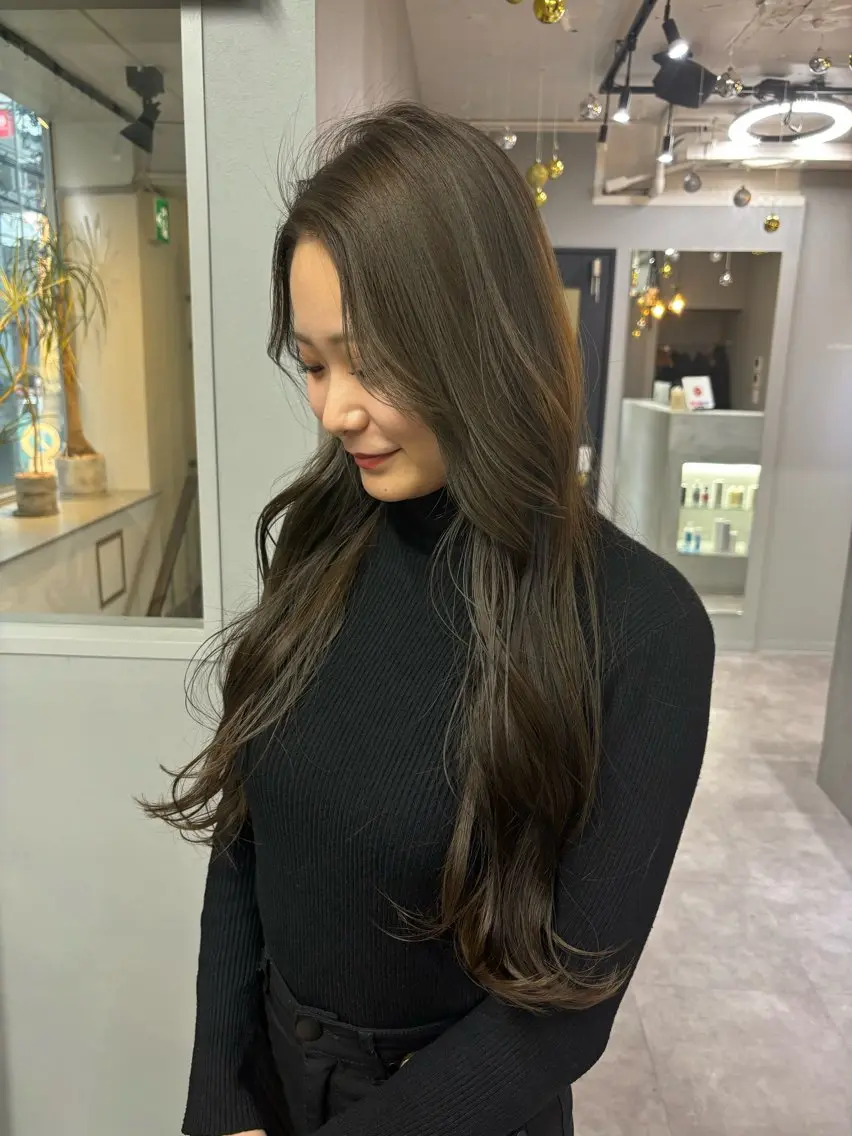 ロング カラー グレージュ オリーブグレージュ オリーブグレー きよはらちさき🍑 柔らかカラー🌱🫧のヘアスタイル
