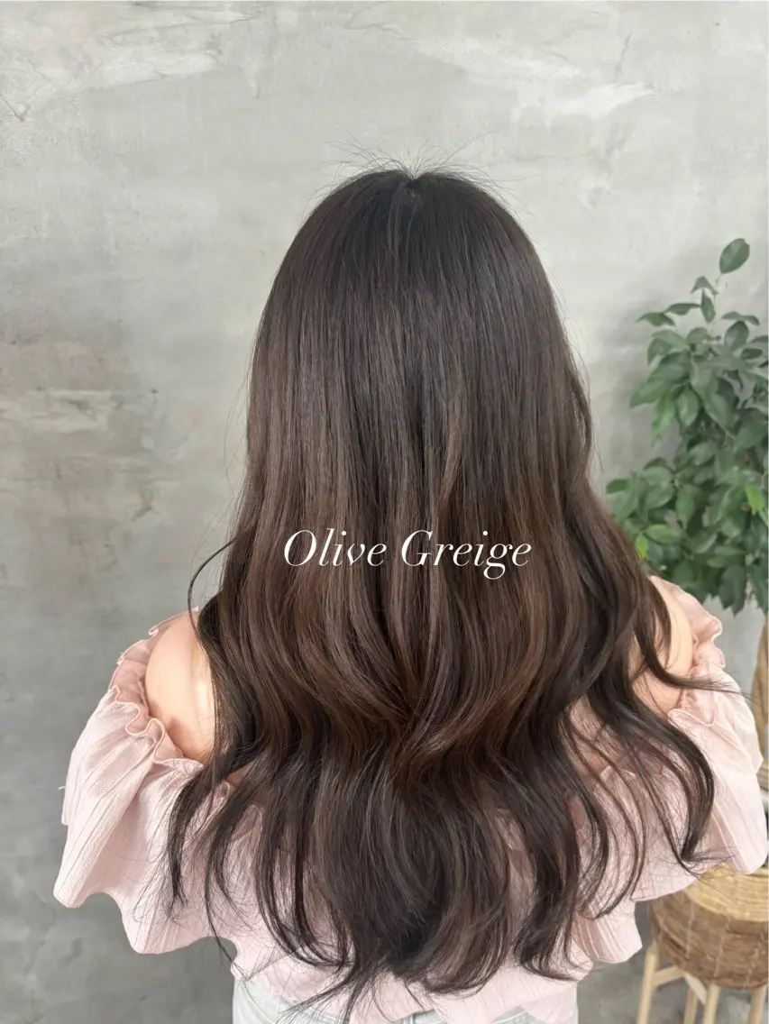 カラー グレージュ オリーブグレージュ オリーブグレー ✨透明感艶カラー ✨💍Yuri💍のヘアスタイル