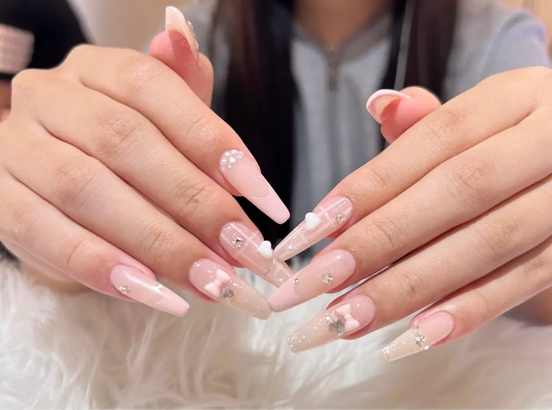 ネイル ハンドネイル T.Lee Nail Lilyのネイルデザイン