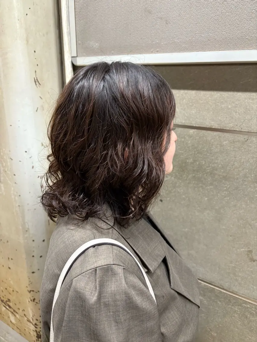 ミディアム パーマ 松井 七瀬のヘアスタイル