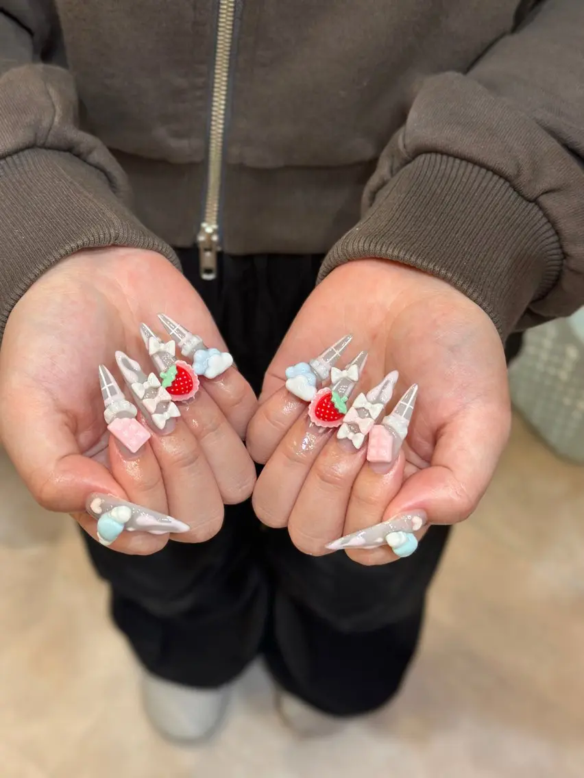 ネイル ジェルネイル 韓国ネイル 持ち込み シンプルネイル ワンホンネイル ハンドネイル 🎀Aura. Yurachanのネイルデザイン