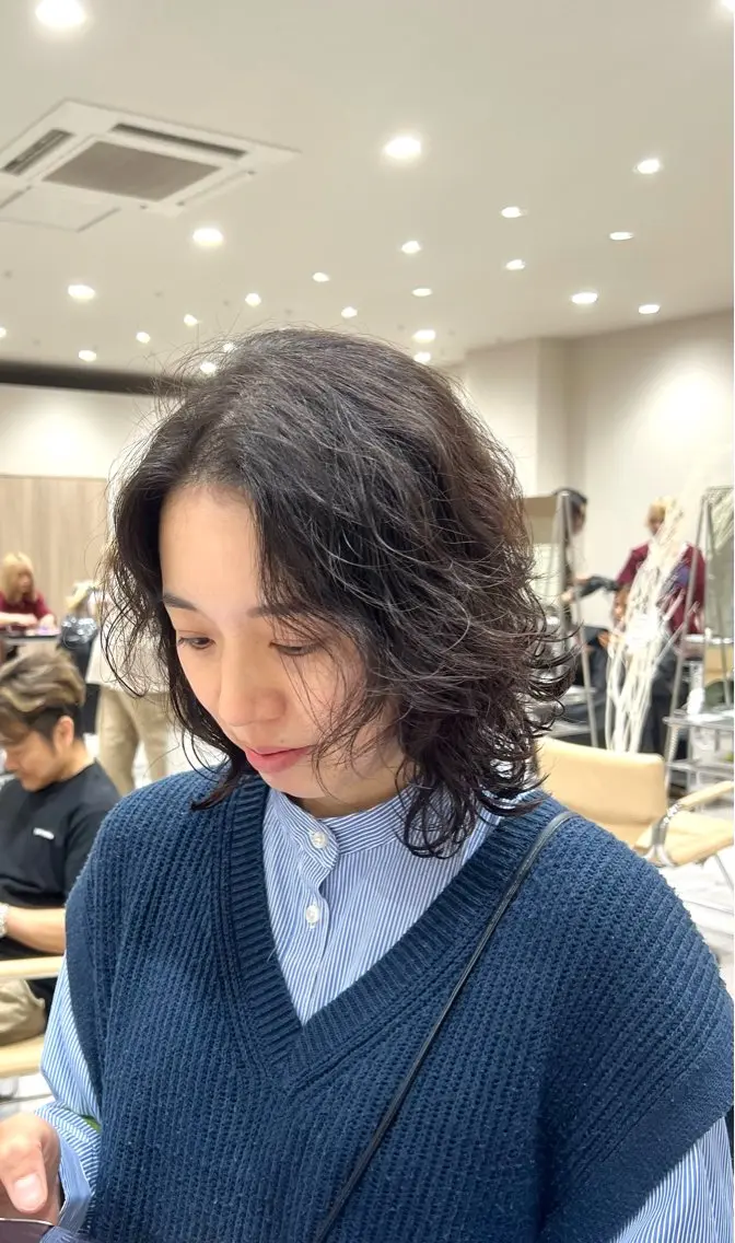 ミディアム パーマ カット ヘアカラー パーマ トリートメント 白髪ぼかし特化美容師 古賀雄歩のヘアスタイル
