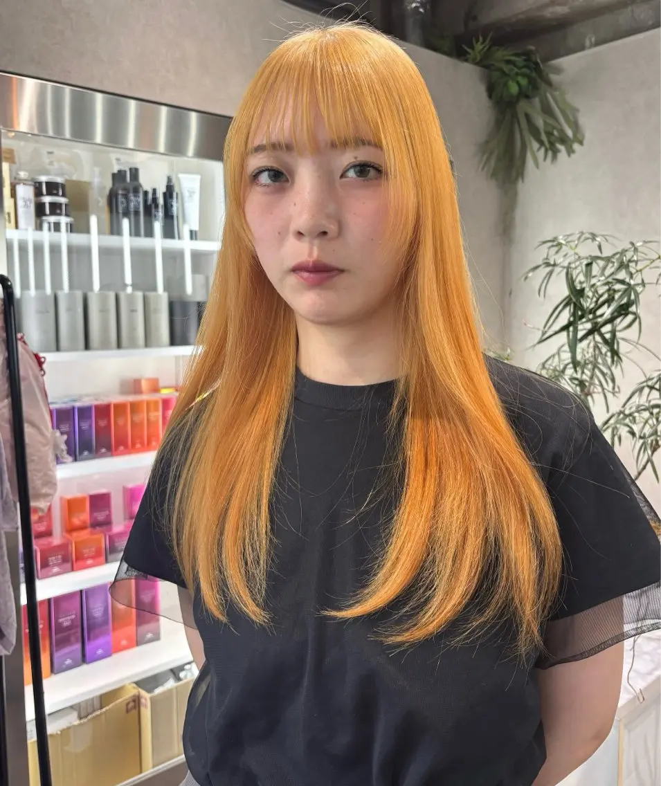 ロング カラー ヘアアレンジ 切りっぱなしボブ ブリーチ ダブルカラー イヤリングカラー ハイライトカラー iona/ハイトーン /ネイルのネイルデザイン
