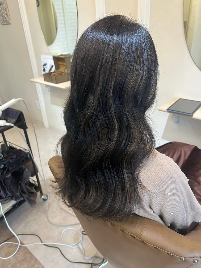 ロング ハイライト ヘアケアソムリエ MIKUのヘアスタイル