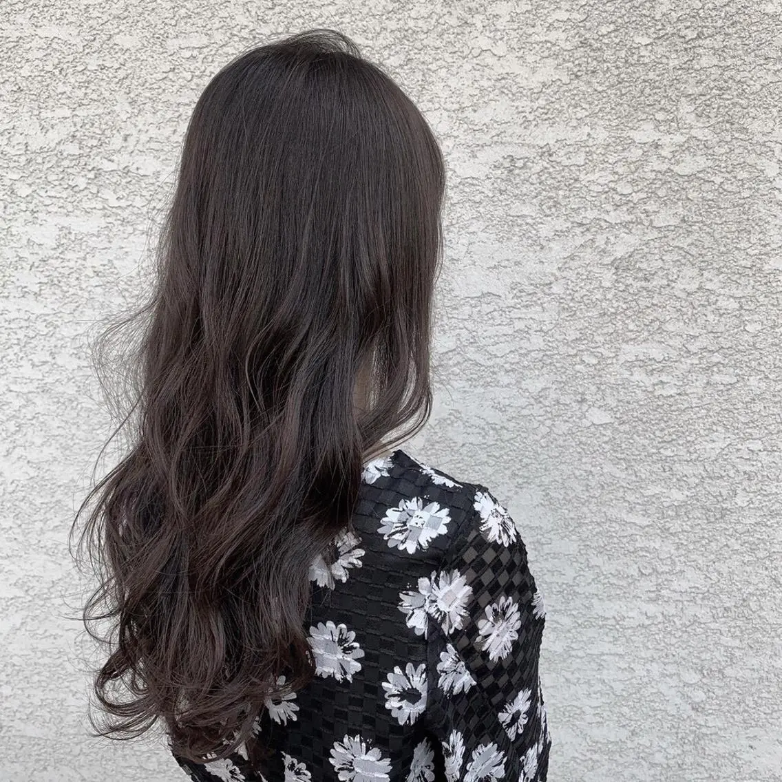ロング カラー ニュアンスパーマ／ レイヤー／茶屋町のヘアスタイル
