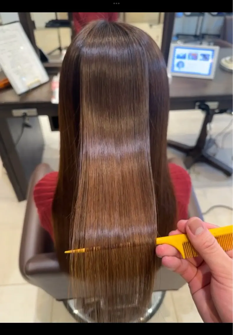 美髪つやつや縮毛矯正+潤いトリートメントの写真