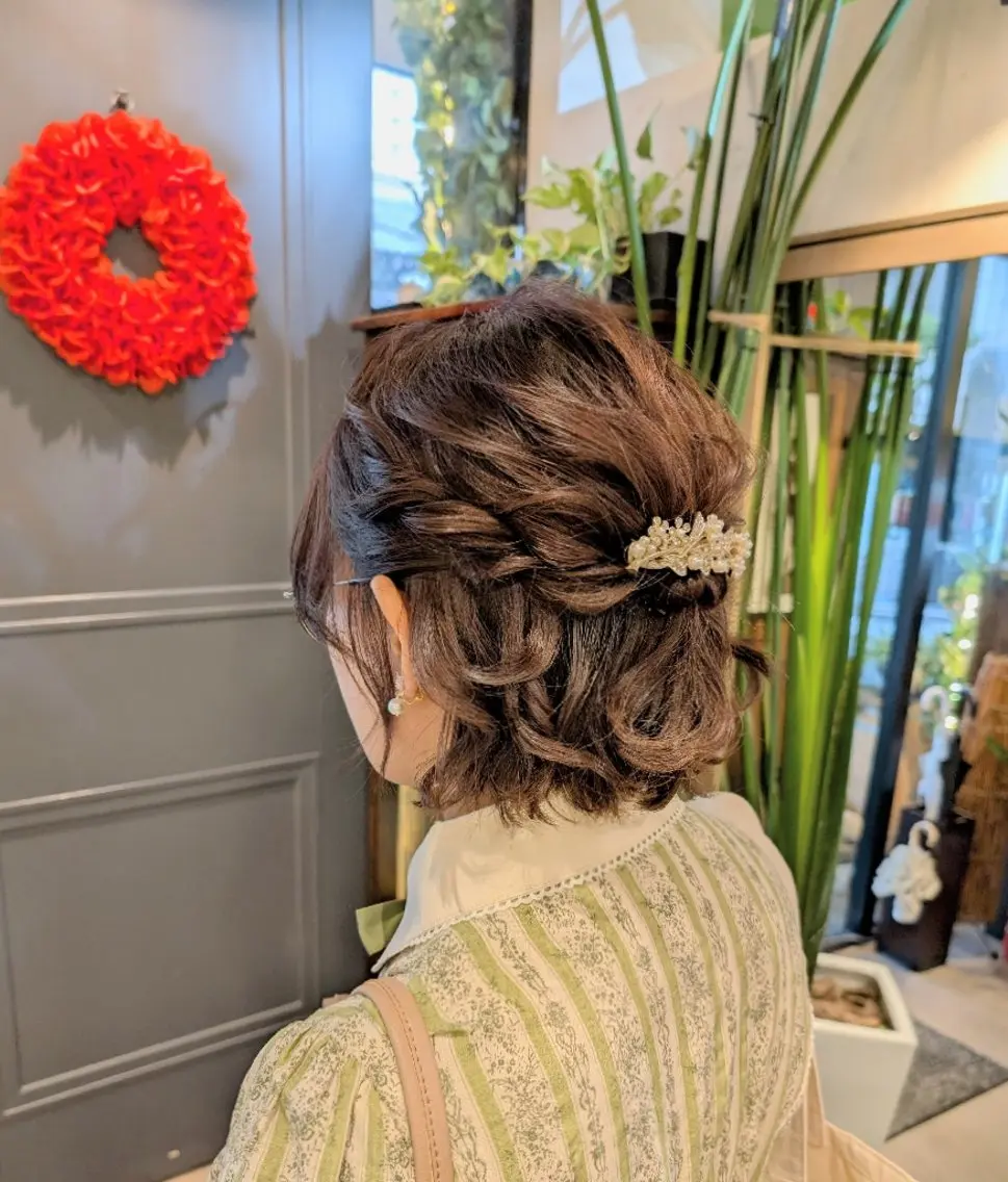 ショート ヘアアレンジ ハーフアップ ボブ ヘアセット koto💭 コトのヘアスタイル