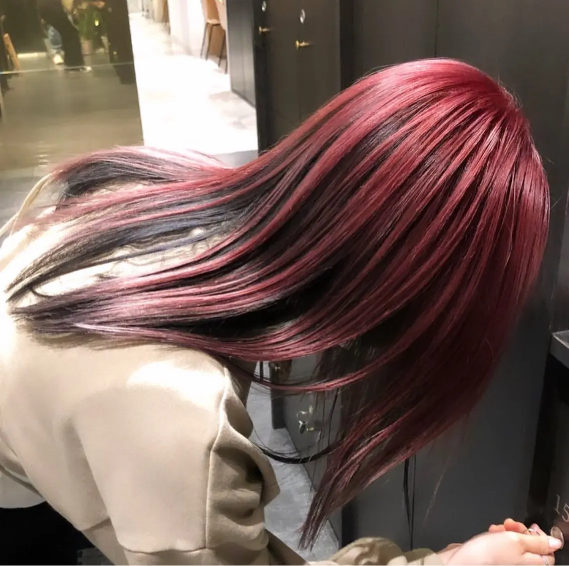ロング カラー パーマ ヘアアレンジ 黒髪 レッドカラー ロング カット ヘアカラー トリートメント stylist 🌸 kana.のヘアスタイル