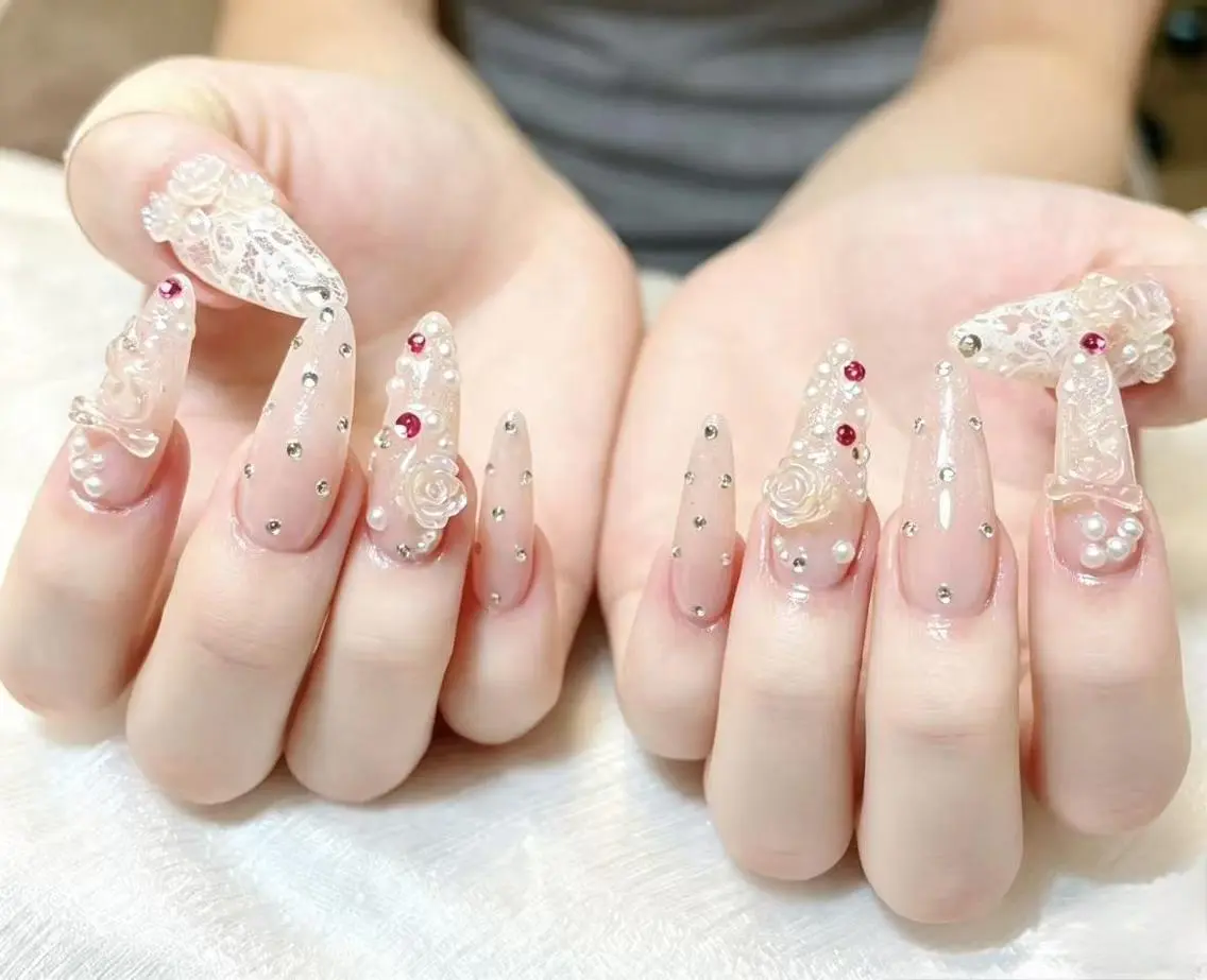 ネイル 長さ出し フレンチネイル 韓国ネイル マグネットネイル 持ち込み ハンドネイル ハンドケア The  Nail 新大久保店のネイルデザイン