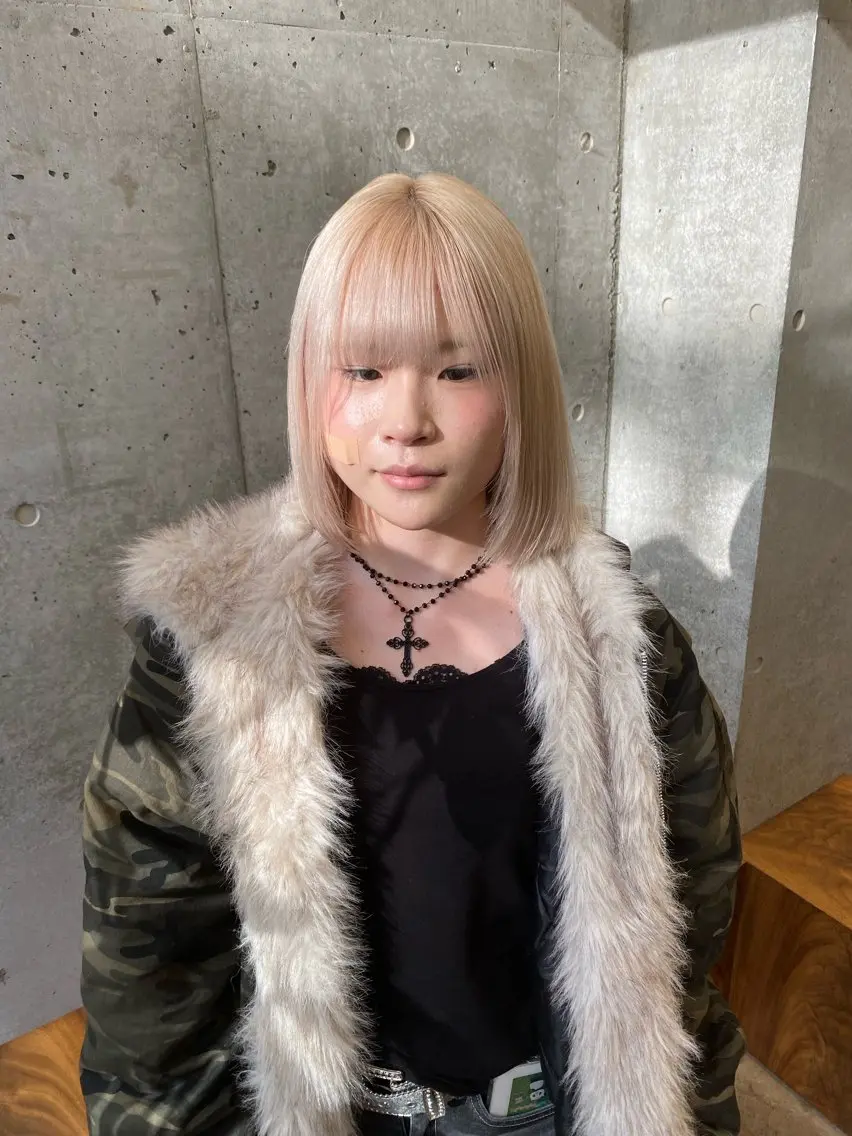 【高明度カラーにしたい方必見!】トリプルカラー(ブリーチ2回)の写真