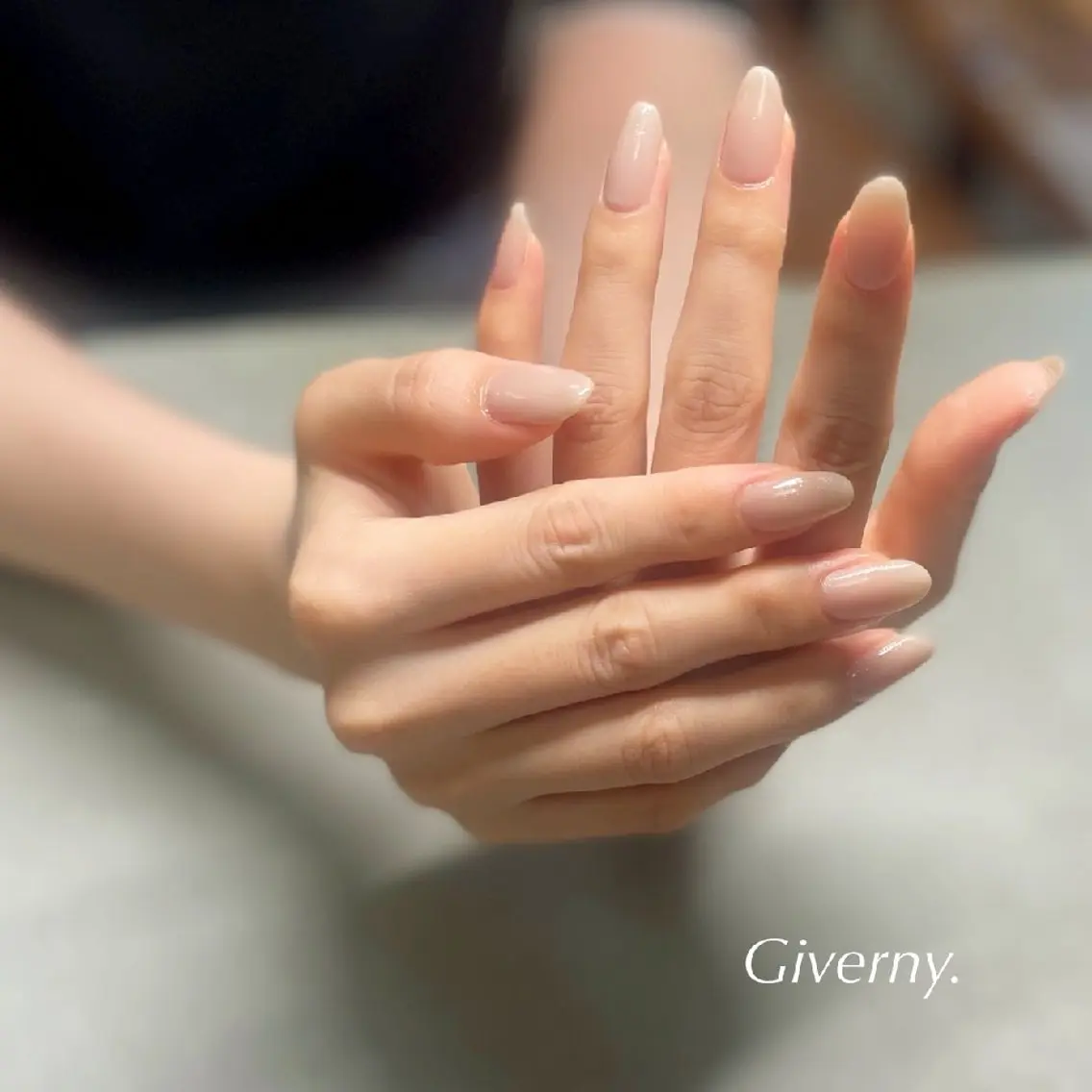 ネイル オフィスネイル ワンカラーネイル ハンドネイル Giverny .のネイルデザイン