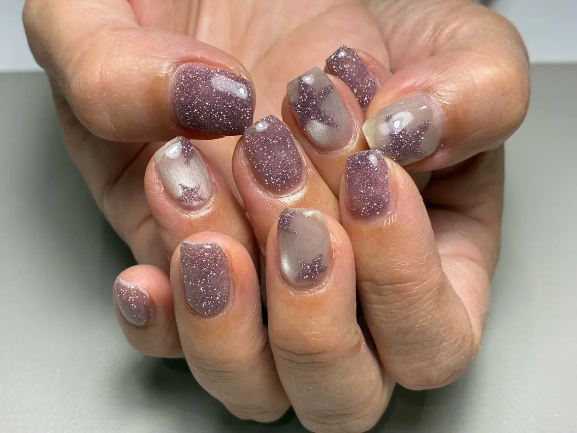 ミディアム ハンドネイル EyeBlow. Nail Salonの眉毛・アイブロウイメージ