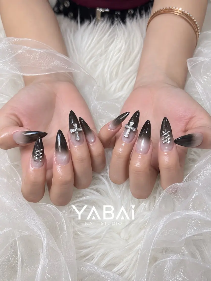 ネイル 持ち込み YABAI NAIL 本通店のネイルデザイン