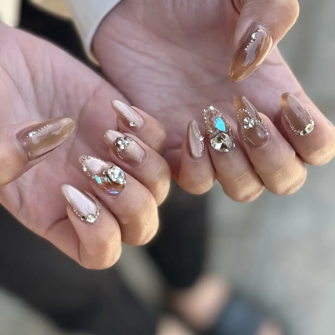 ネイル オーロラネイル フラッシュネイル フットネイル フレンチネイル 氷ネイル・うるうるネイル VENa eye＆ nail salonのマツエク・マツパデザイン