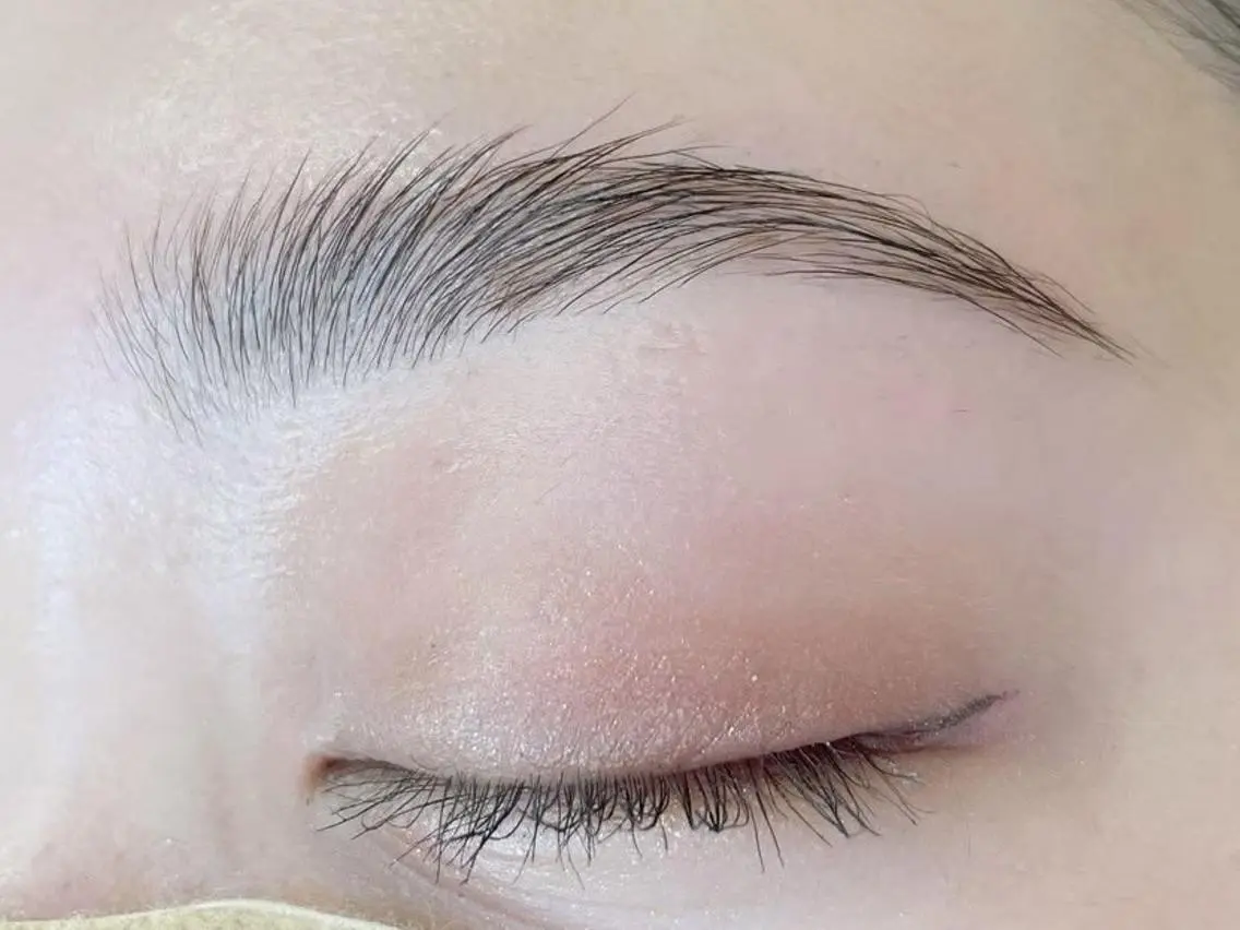 アイブロウ eyelist Umiのマツエク・マツパデザイン
