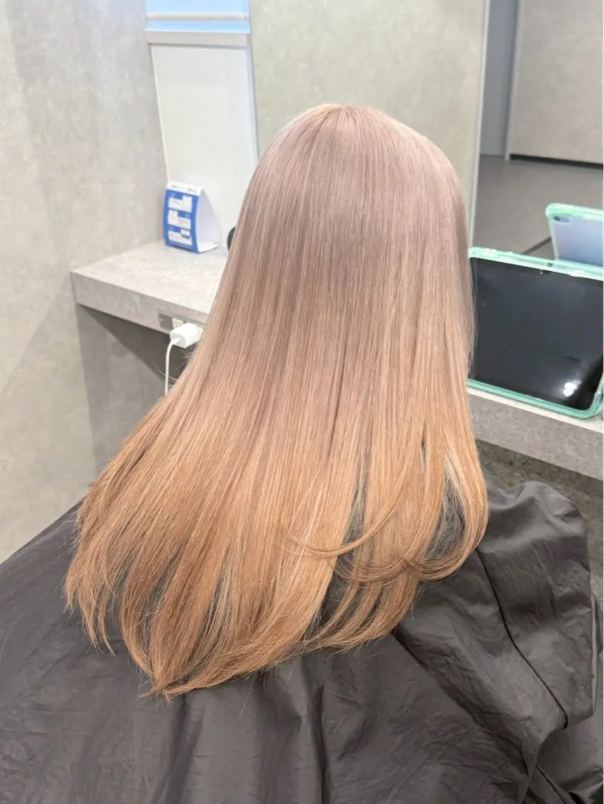 セミロング カラー ベージュカラー ハイトーンカラー ヘアカラー ハイトーン🪼派手髪 mahoのヘアスタイル