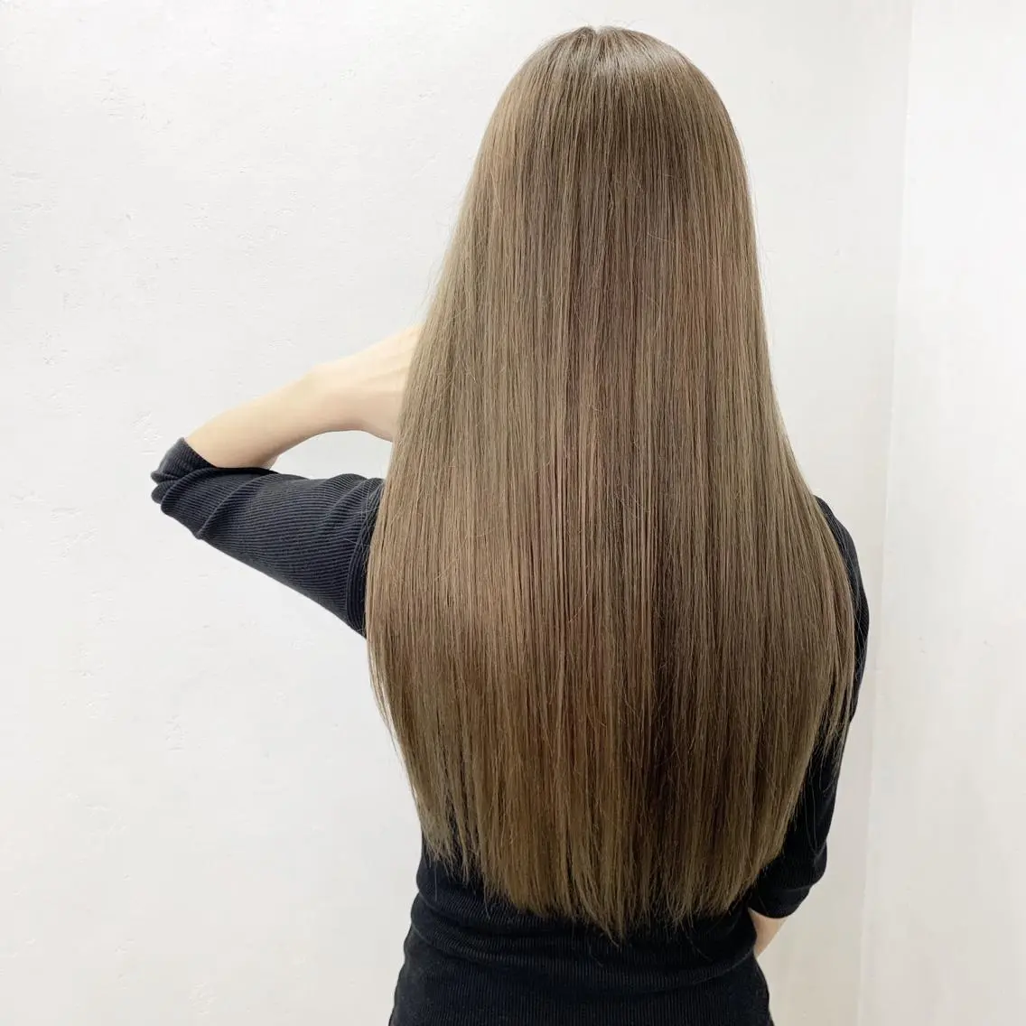 ロング カラー ヘアアレンジ ダブルカラー グレージュ ヘアカラー TATSUYA アートディレクターのヘアスタイル