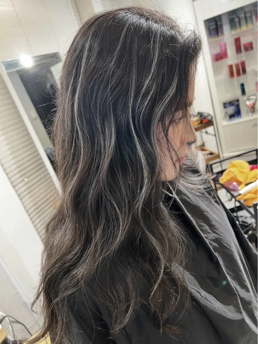 ロング カラー ダークグレー ダークグレージュ グレージュ ハイライトカラー ハイライト 指名数No.1 /NAOYAのヘアスタイル