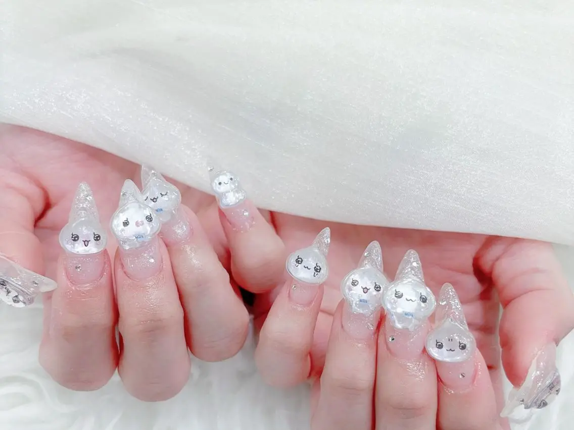 ネイル 長さ出し キラキラネイル 韓国ネイル ロングネイル 持ち込み ハンドネイル ハンドケア Yuki🌸 nailのネイルデザイン
