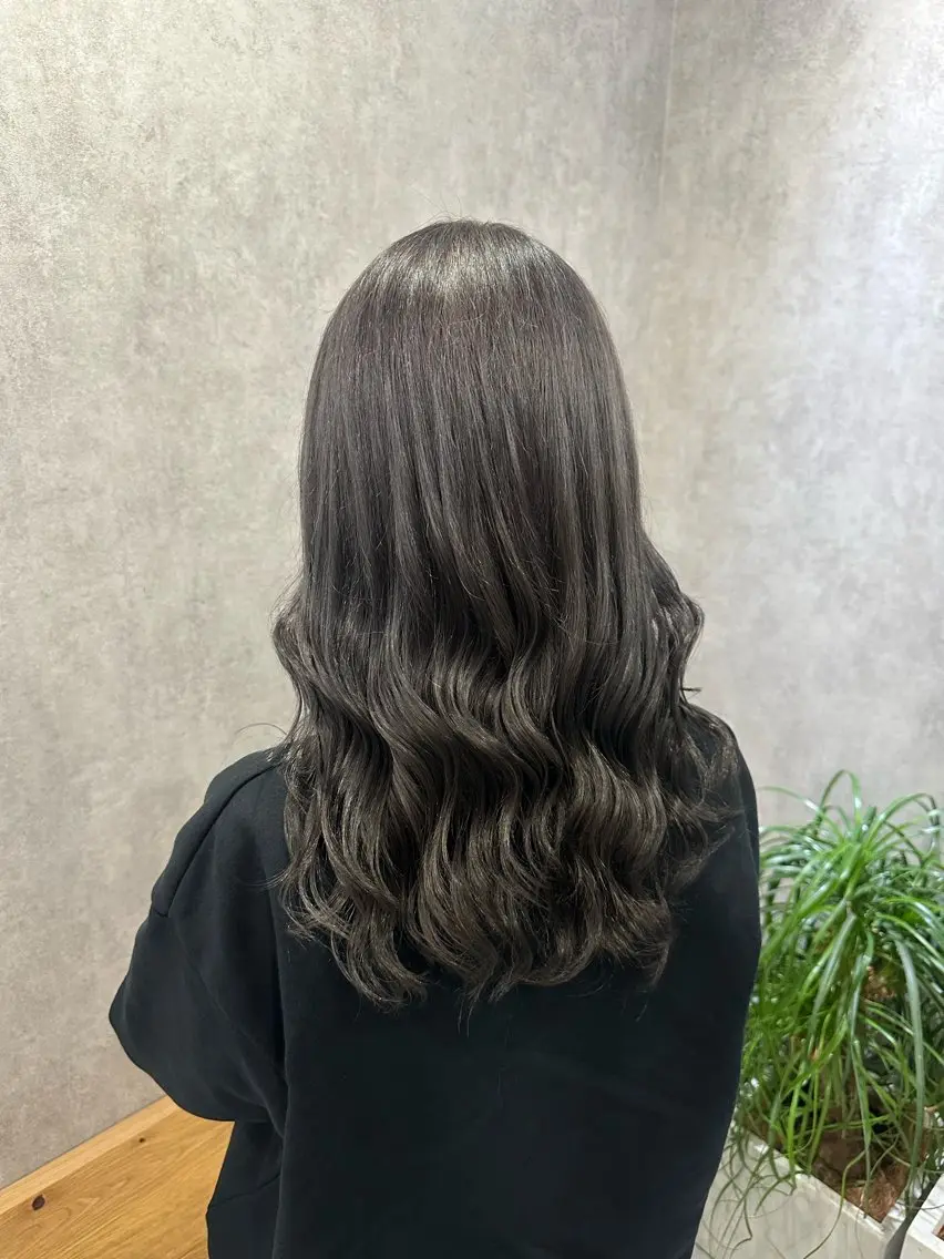 セミロング MOURI CHISATOのヘアスタイル