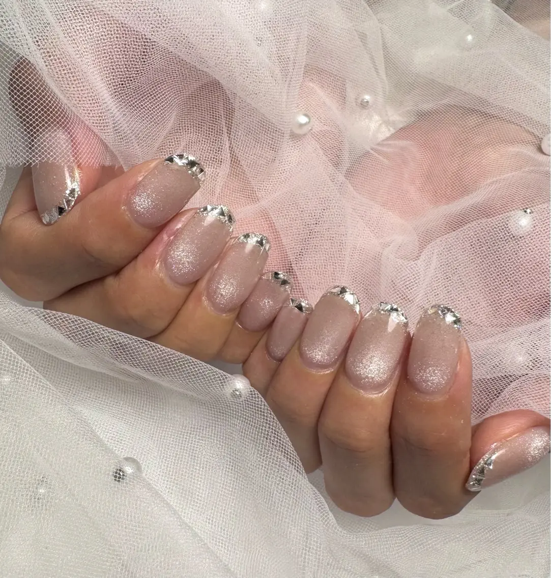 ネイル フレンチネイル ガラスフレンチ Roi〈ロワ〉 Rinneのネイルデザイン