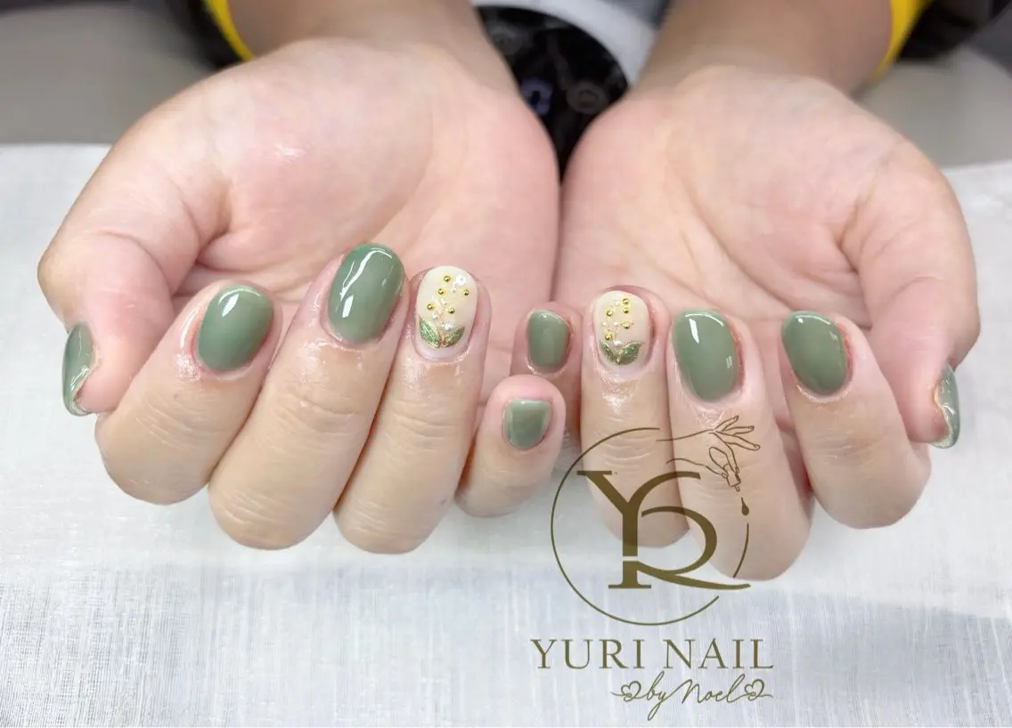 ネイル ハンドネイル フットネイル ハンドケア YURI Nail NARITAのネイルデザイン