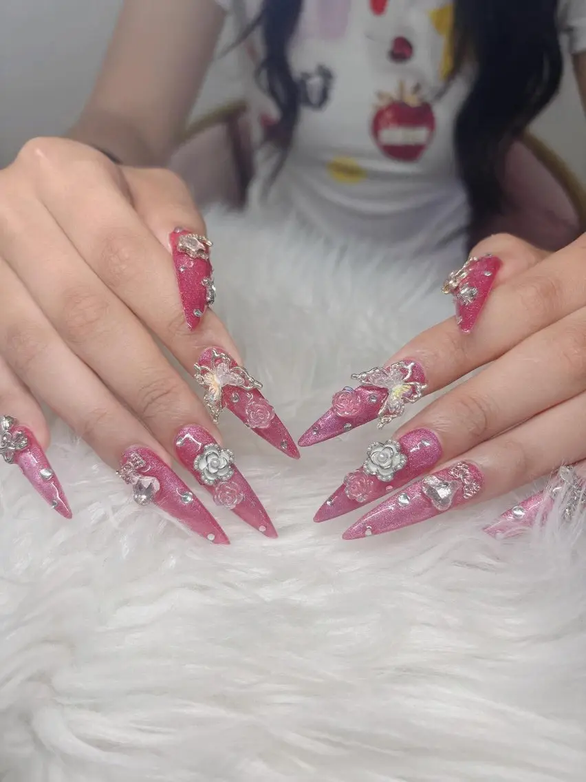 ネイル 長さ出し グラデーション 卒業式 キラキラネイル マグネットネイル Lee Nailsのネイルデザイン