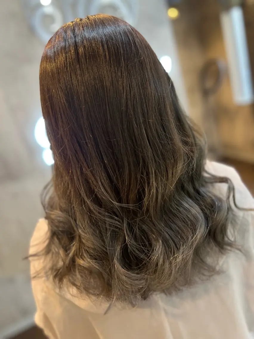 セミロング カラー ヘアアレンジ シールエクステ セミロングパーマ バレイヤージュ ダブルカラー グラデーションカラー ミルクティーハイトー ン💖Mikaのヘアスタイル