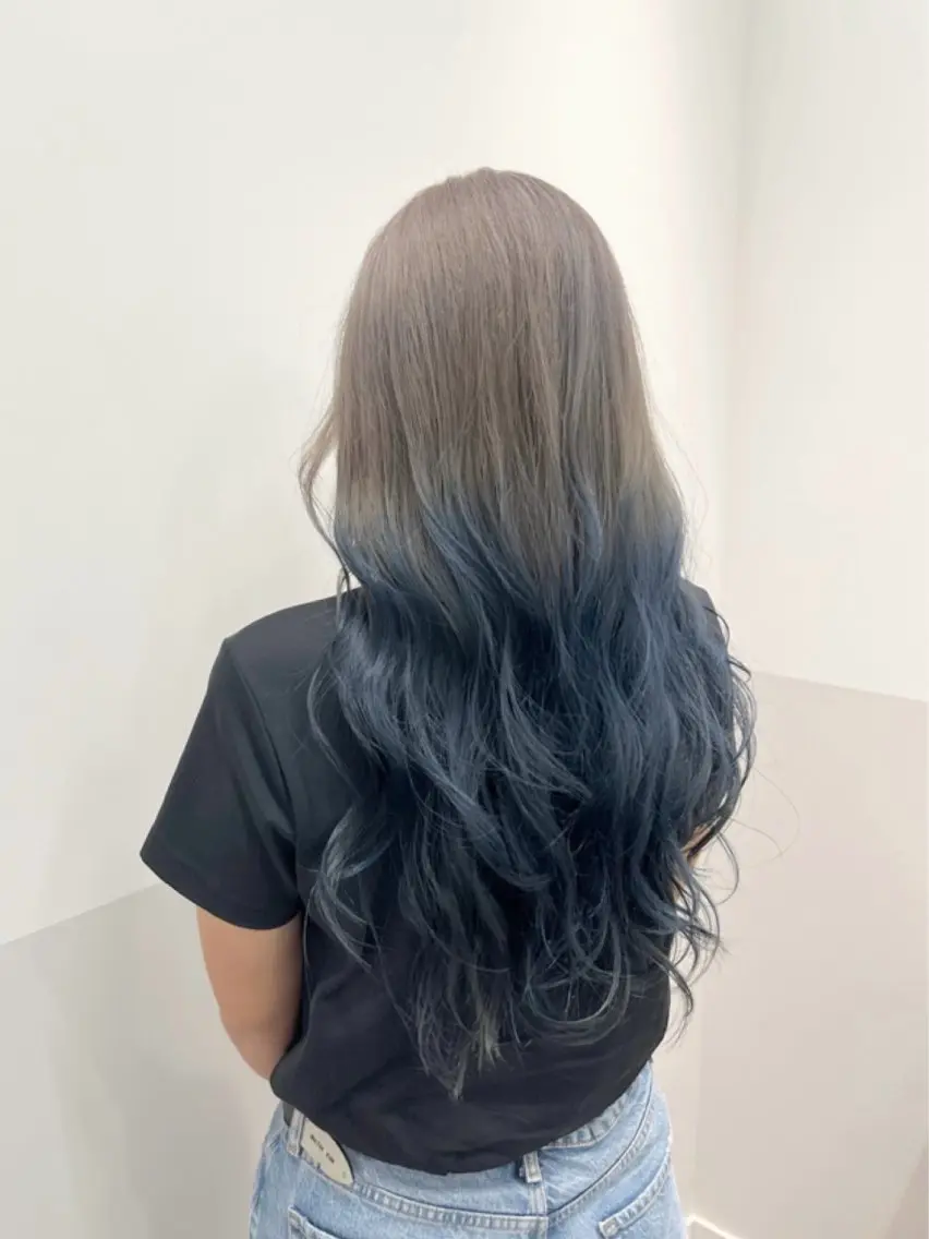 ロング カラー ヘアアレンジ ブリーチ ネイビーカラー ヘアカラー トリートメント 似合わせレイヤー/ 美髪縮毛矯正/ミナエのヘアスタイル