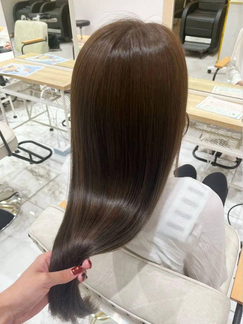 セミロング カラー ∴Sanae. ∴ トータルビューティーのマツエク・マツパデザイン
