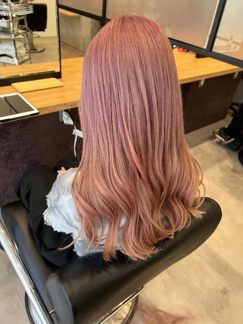 ロング カラー ブリーチ ピンクカラー ブランシェ小幡駅前店 森樹のヘアスタイル