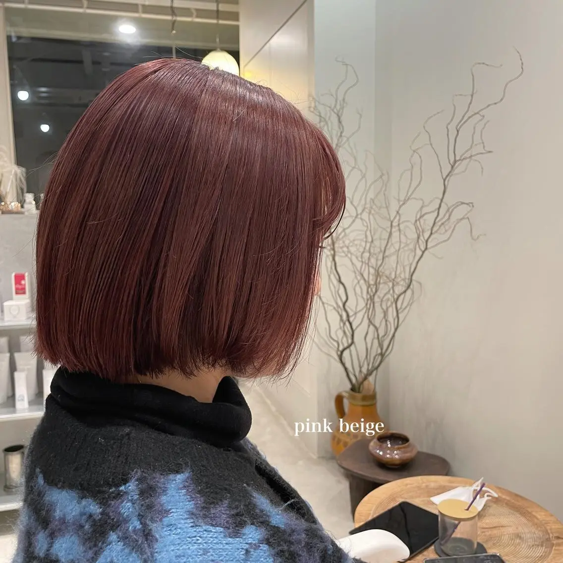 ミディアム カラー ベージュカラー 峯崎 葵のヘアスタイル