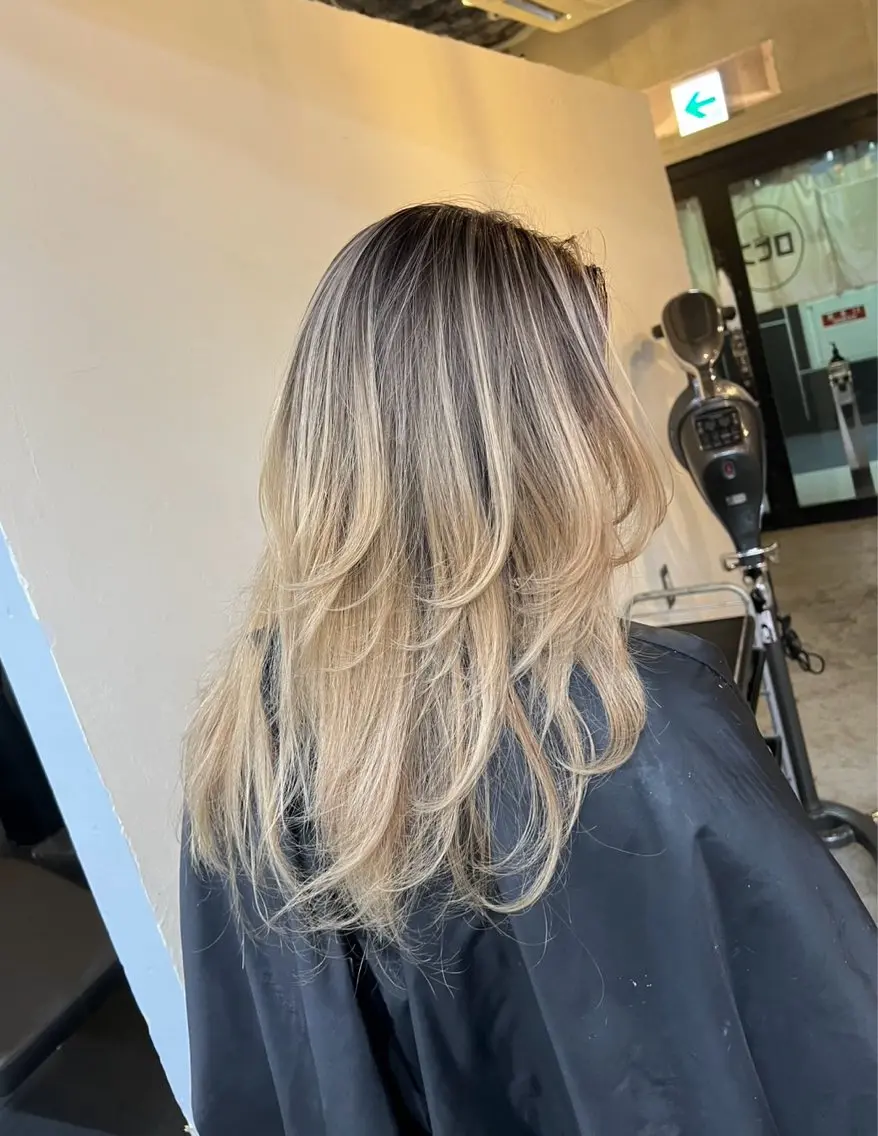 セミロング カラー バレイヤージュ ベージュカラー ホワイトベージュ レイヤーカット ヘアカラー トリートメント 指名数No.1 /NAOYAのヘアスタイル