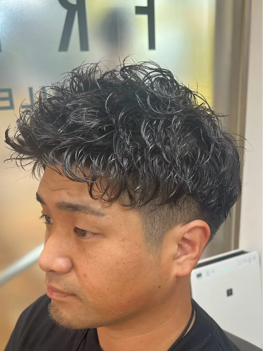 ショート パーマ メンズ カット パーマ トリートメント 佐々木 優人のヘアスタイル