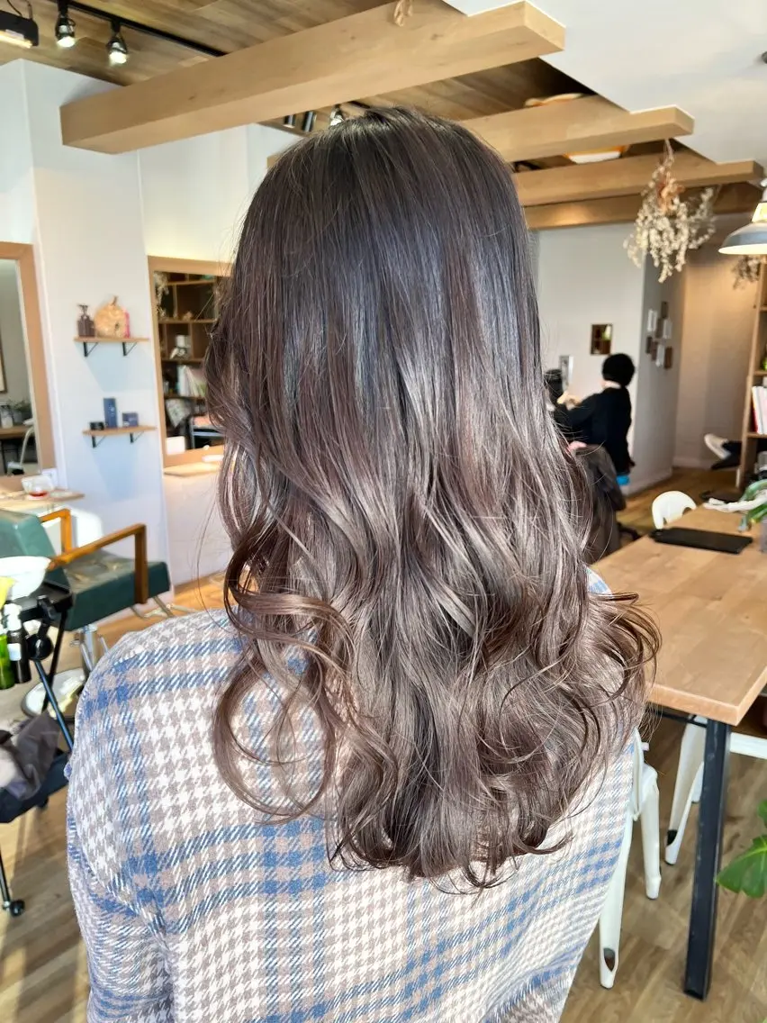 ロング カラー アッシュ アッシュブラウン ブラウンカラー ヘアカラー トリートメント ツキダテ ユイのヘアスタイル