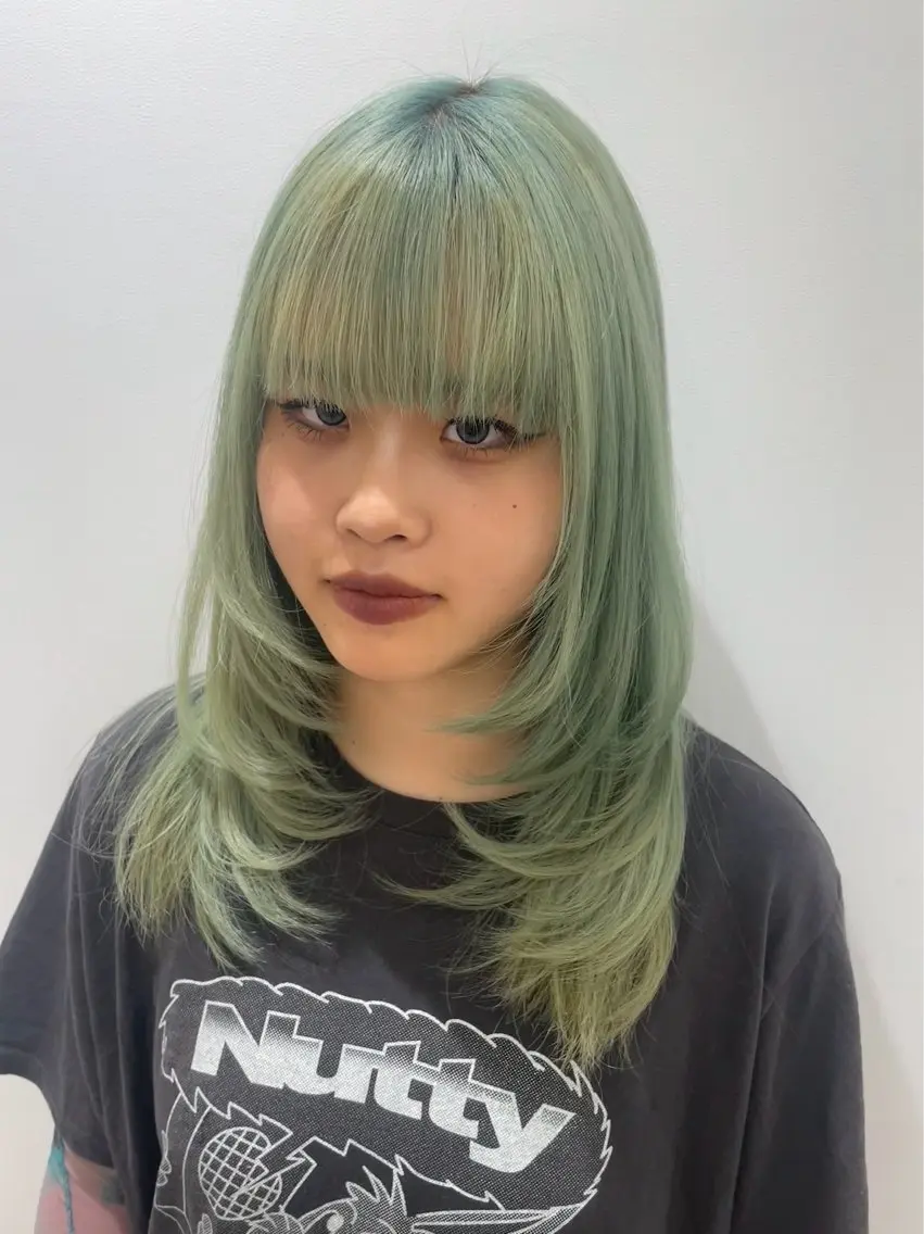 ロング カラー ハイトーンカラー 顔まわりレイヤー レイヤーカット 愛華 【geep】のヘアスタイル