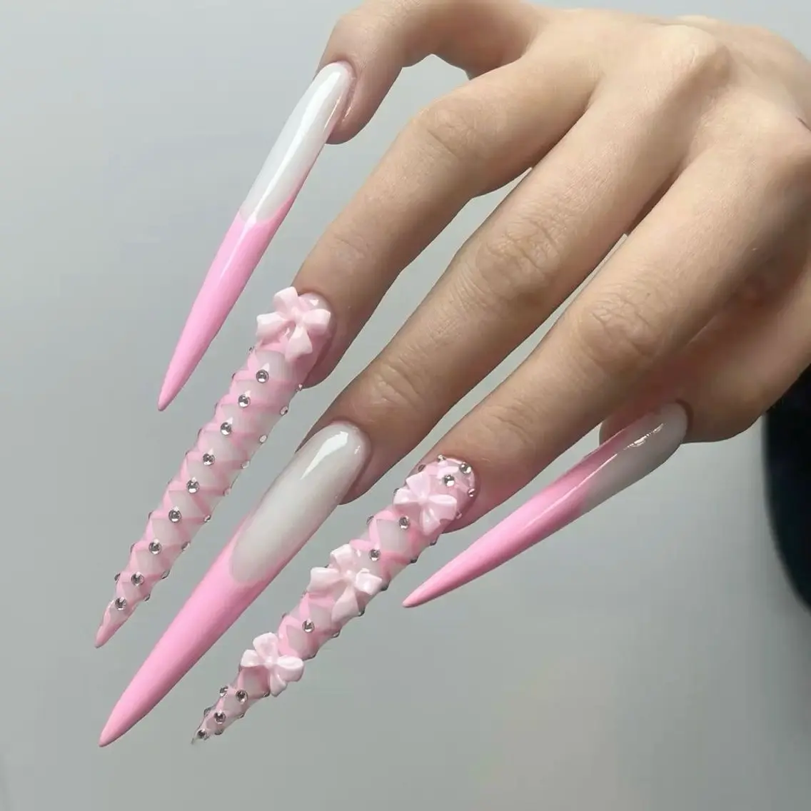 ネイル フレンチネイル ジェルネイル キラキラネイル 韓国ネイル マグネットネイル Julli NailStudioのネイルデザイン