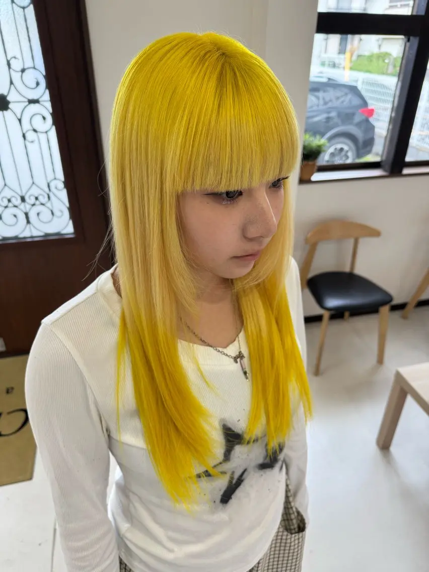 ロング ヘアカラー 手塚 麗のヘアスタイル