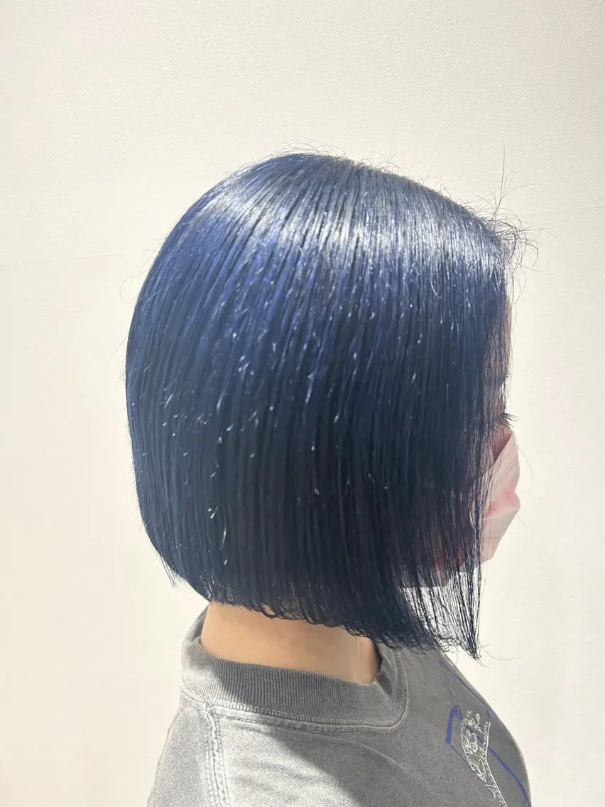 ショート カラー ブリーチ ブルーカラー ケアブリーチ ボブ 松岡 恭弘のヘアスタイル