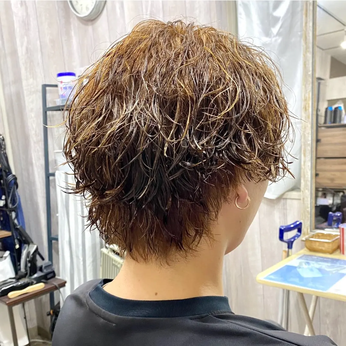 ミディアム カラー パーマ メンズ ミディアムパーマ メンズハイライト メンズパーマ ブラウンカラー ハイライトカラー 立川メンズパーマ職人 /MASAのヘアスタイル